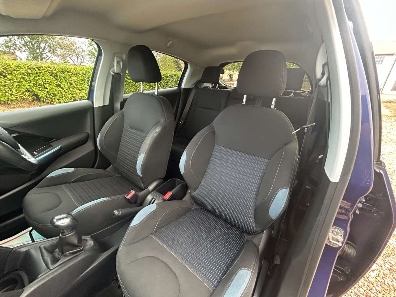 2013 PEUGEOT 208 2013 PEUGEOT 208
