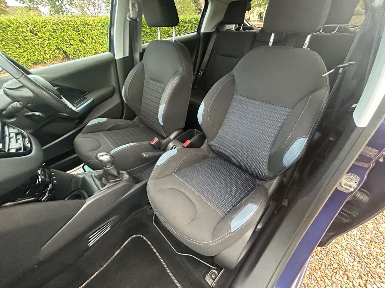 2013 PEUGEOT 208 2013 PEUGEOT 208