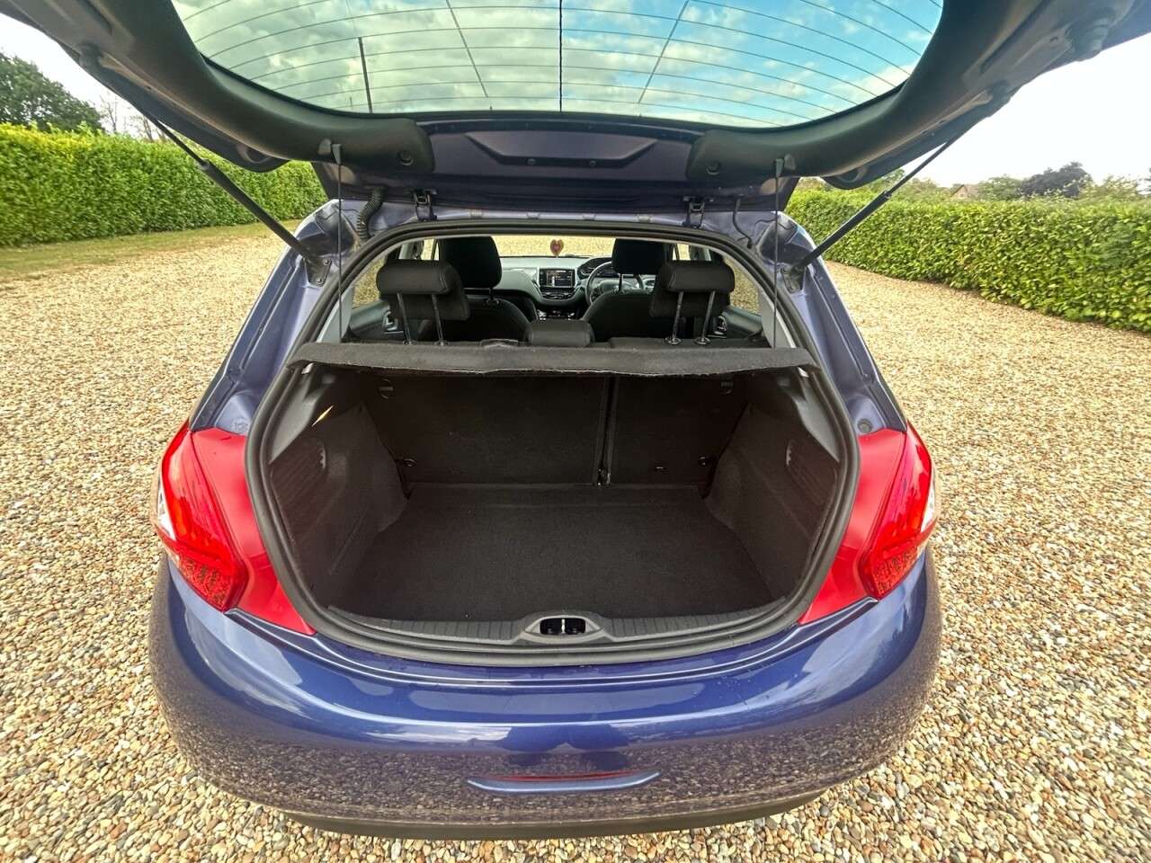 2013 PEUGEOT 208 2013 PEUGEOT 208
