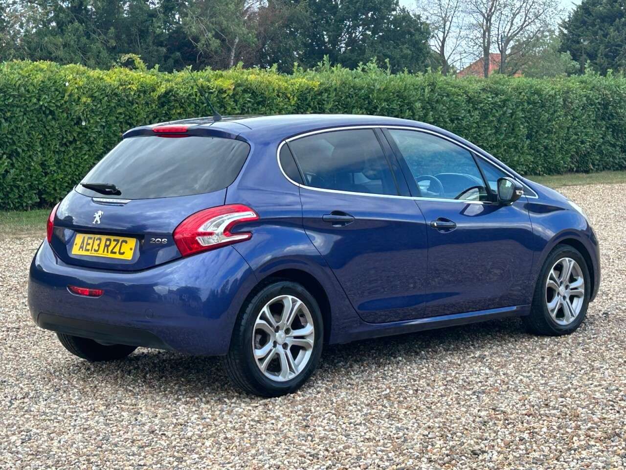 2013 PEUGEOT 208 2013 PEUGEOT 208