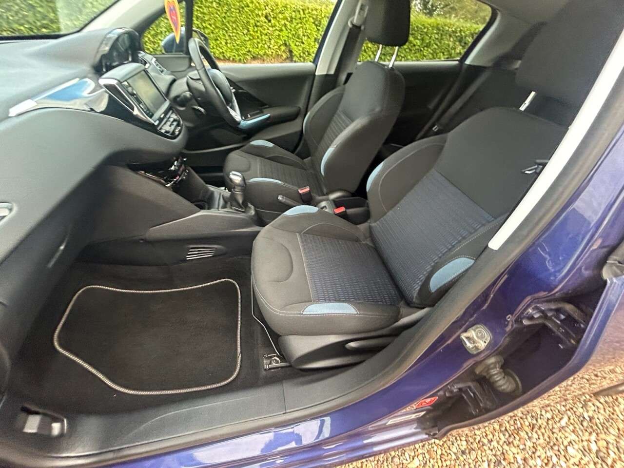 2013 PEUGEOT 208 2013 PEUGEOT 208