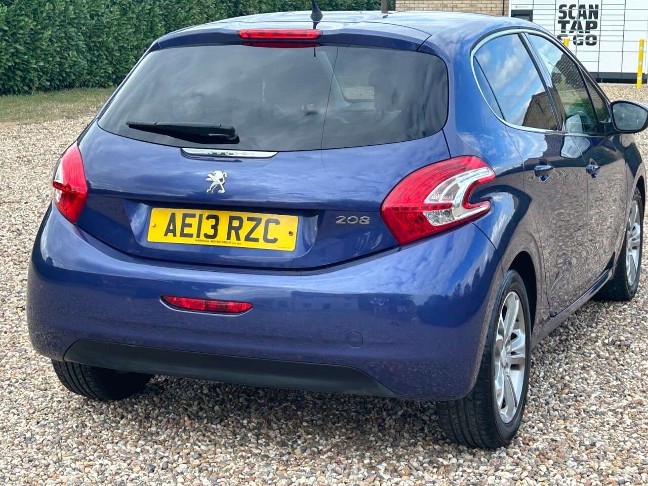 2013 PEUGEOT 208 2013 PEUGEOT 208
