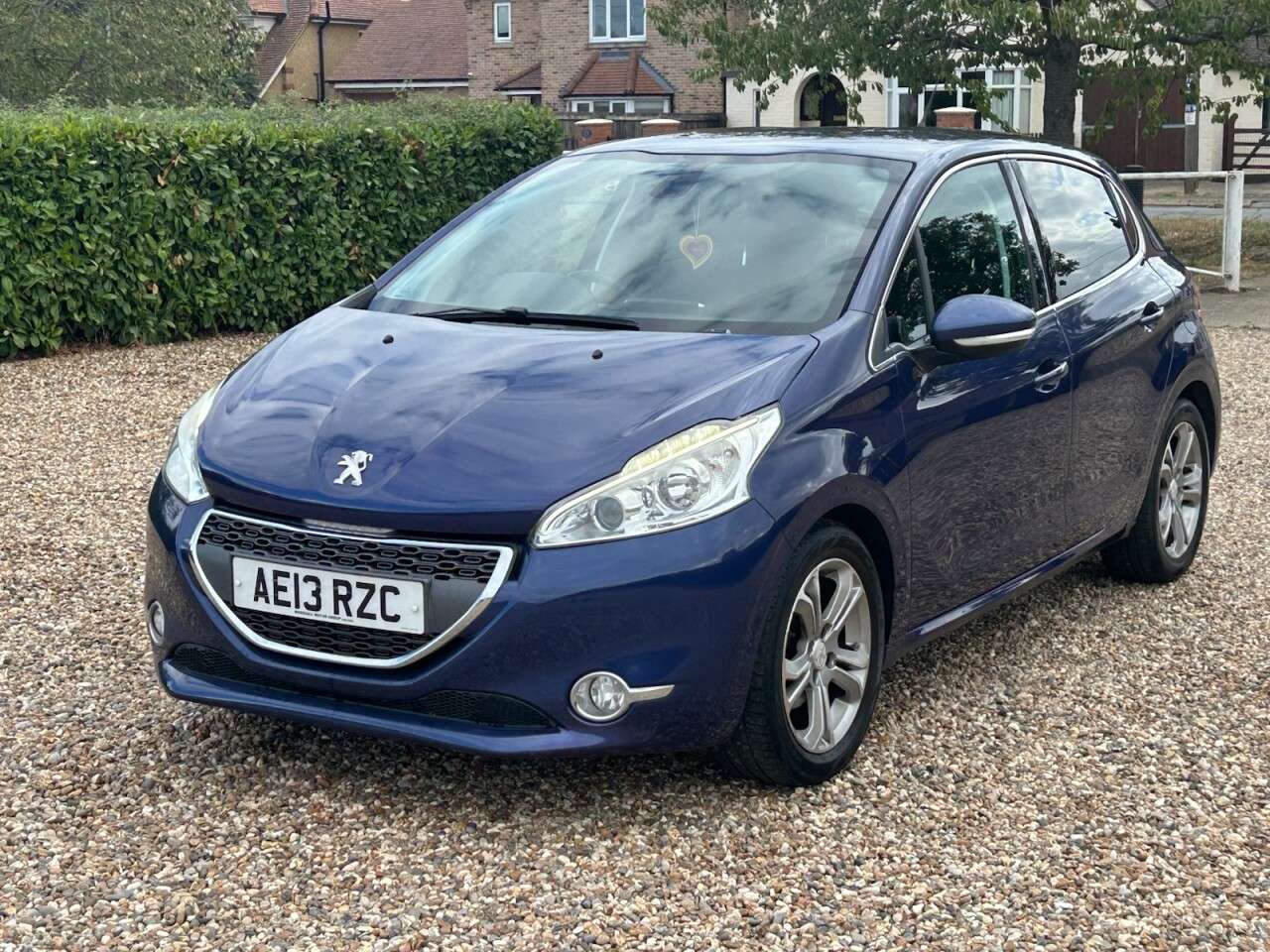 2013 PEUGEOT 208 2013 PEUGEOT 208