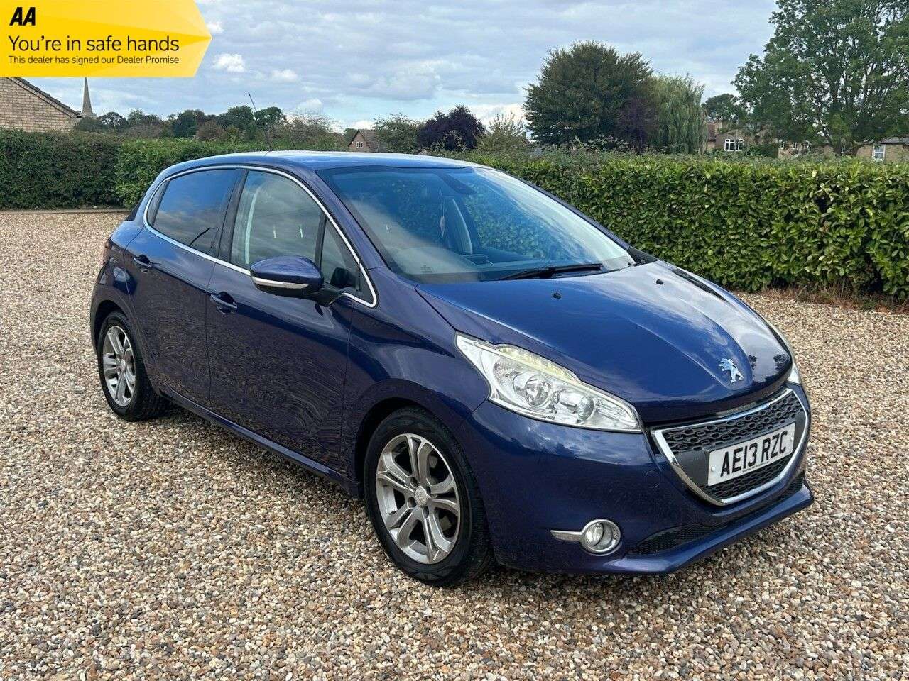 A 2013 PEUGEOT 208 1.4 VTi Allure Hatchback 5dr Petrol Manual Euro 5 (95 ps) service history A 2013 PEUGEOT 208 1.4 VTi Allure Hatchback 5dr Petrol Manual Euro 5 (95 ps) service history