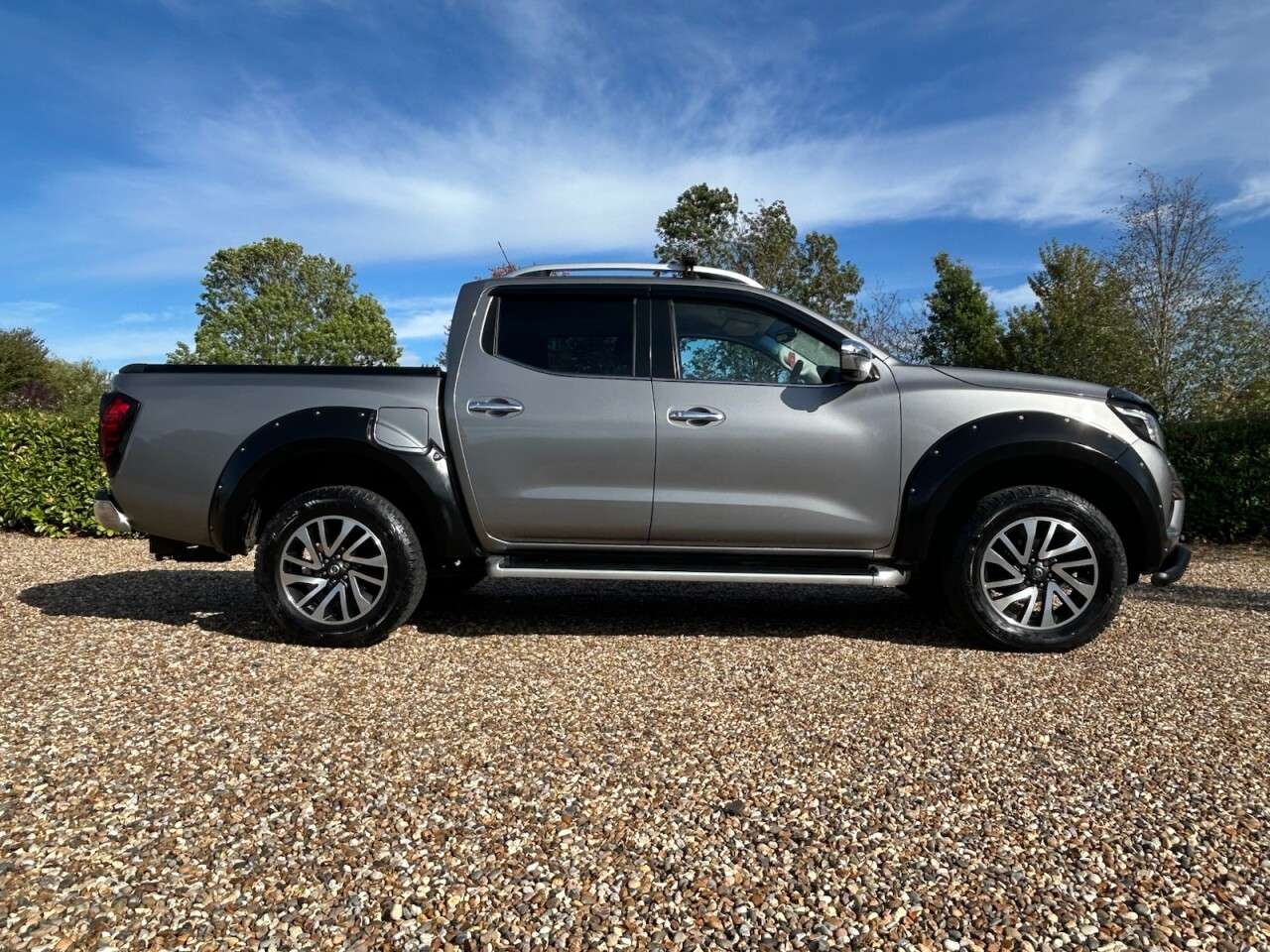A 2016 NISSAN NAVARA 2.3 dCi Tekna Pickup Double Cab 4dr Diesel Auto 4WD Euro 6 (190 ps) A 2016 NISSAN NAVARA 2.3 dCi Tekna Pickup Double Cab 4dr Diesel Auto 4WD Euro 6 (190 ps)