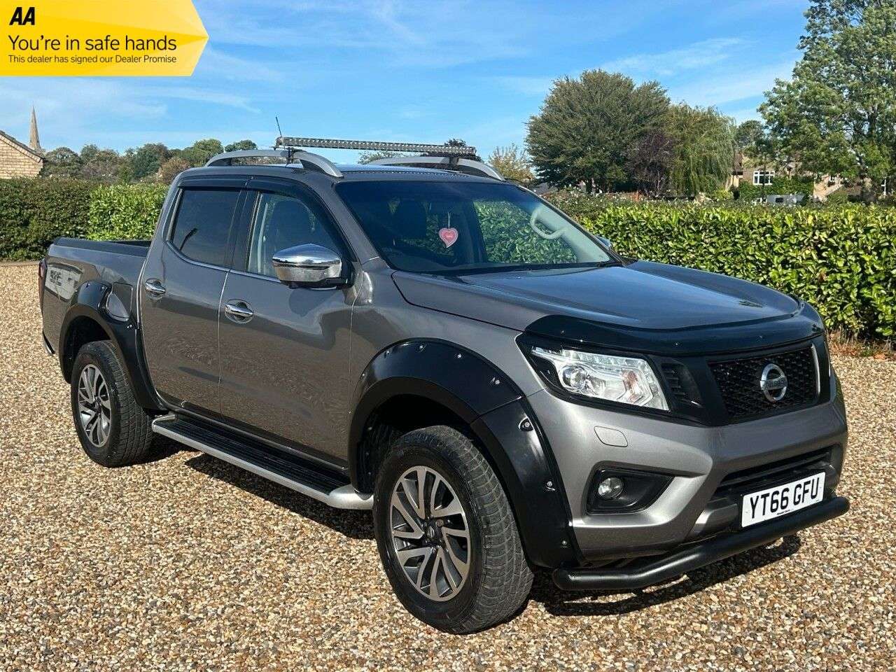 A 2016 NISSAN NAVARA 2.3 dCi Tekna Pickup Double Cab 4dr Diesel Auto 4WD Euro 6 (190 ps) A 2016 NISSAN NAVARA 2.3 dCi Tekna Pickup Double Cab 4dr Diesel Auto 4WD Euro 6 (190 ps)