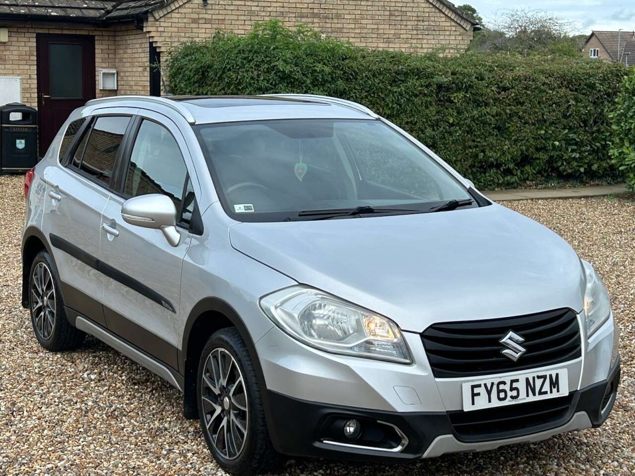 2015 SUZUKI SX4 S-CROSS 2015 SUZUKI SX4 S-CROSS