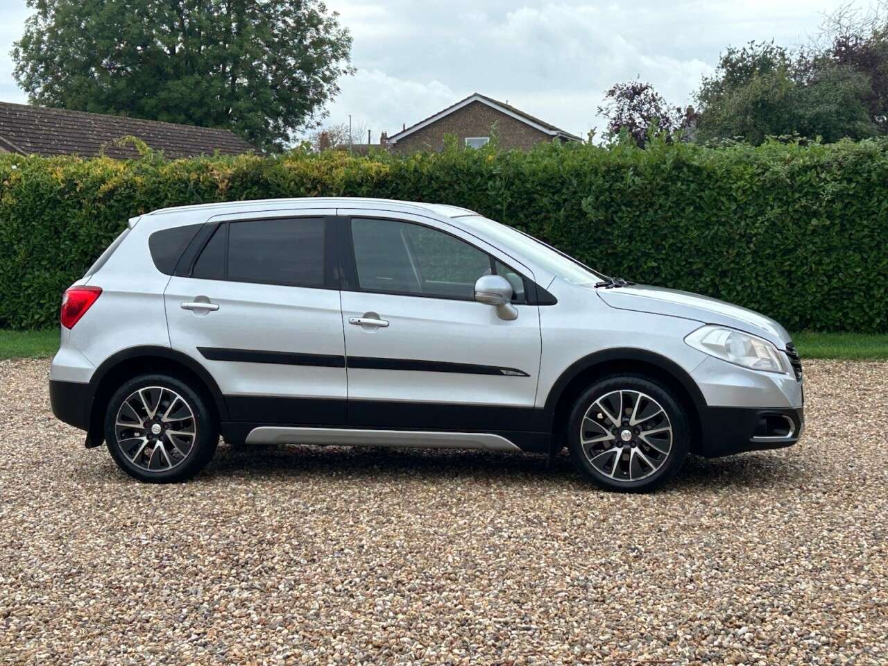 2015 SUZUKI SX4 S-CROSS 2015 SUZUKI SX4 S-CROSS