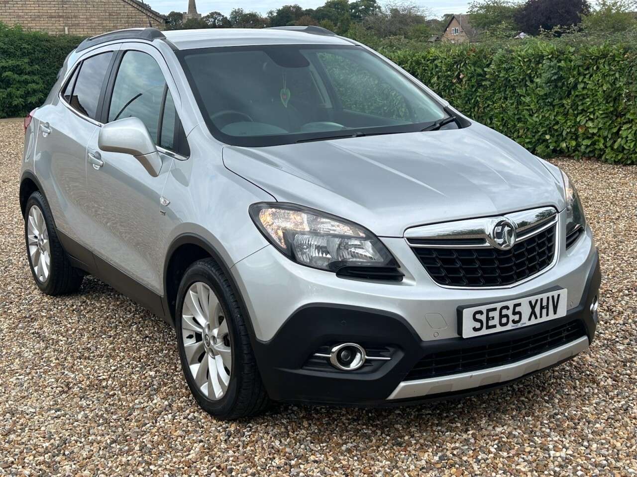 A 2016 VAUXHALL MOKKA 1.6 CDTi SE SUV 5dr Diesel Manual 2WD Euro 6 (s/s) (136 ps) will come with A 2016 VAUXHALL MOKKA 1.6 CDTi SE SUV 5dr Diesel Manual 2WD Euro 6 (s/s) (136 ps) will come with