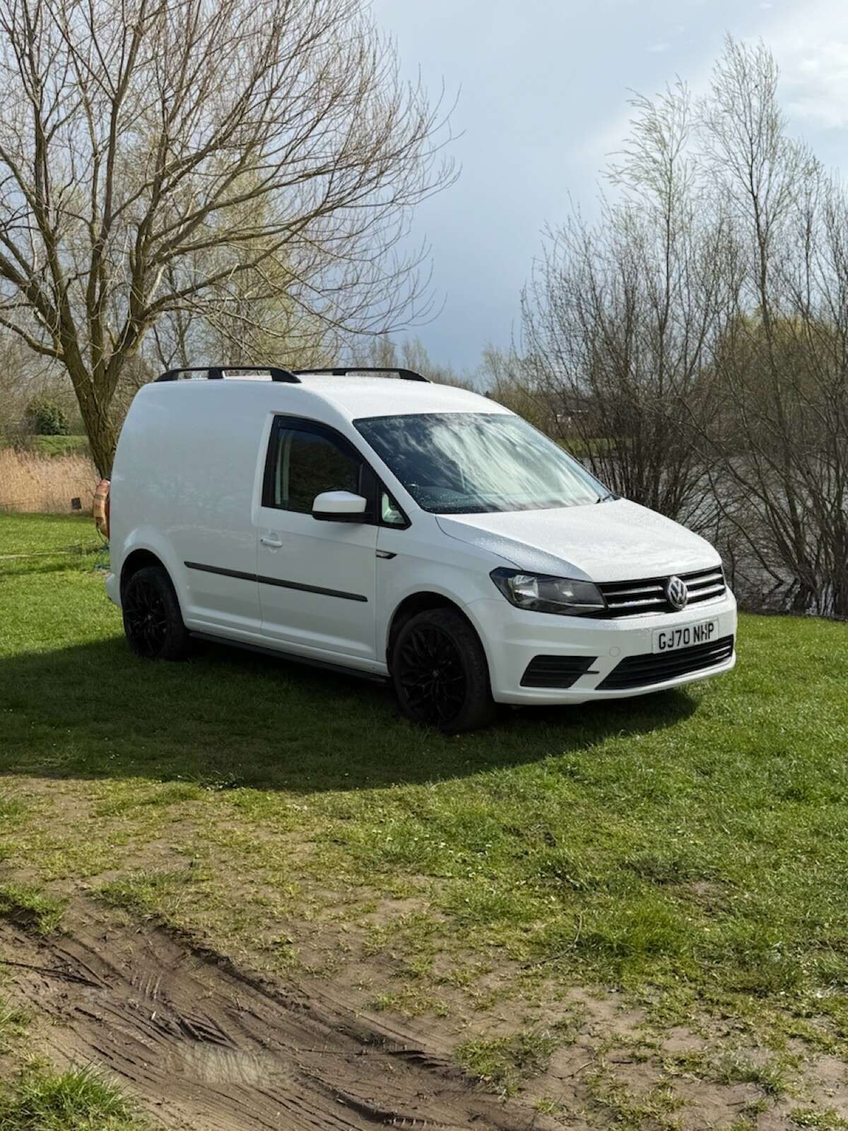 A 2020 VOLKSWAGEN CADDY 2.0 TDI C20 Trendline Panel Van 5dr Diesel Manual SWB Euro 6 (s/s) (102 ps) A 2020 VOLKSWAGEN CADDY 2.0 TDI C20 Trendline Panel Van 5dr Diesel Manual SWB Euro 6 (s/s) (102 ps)