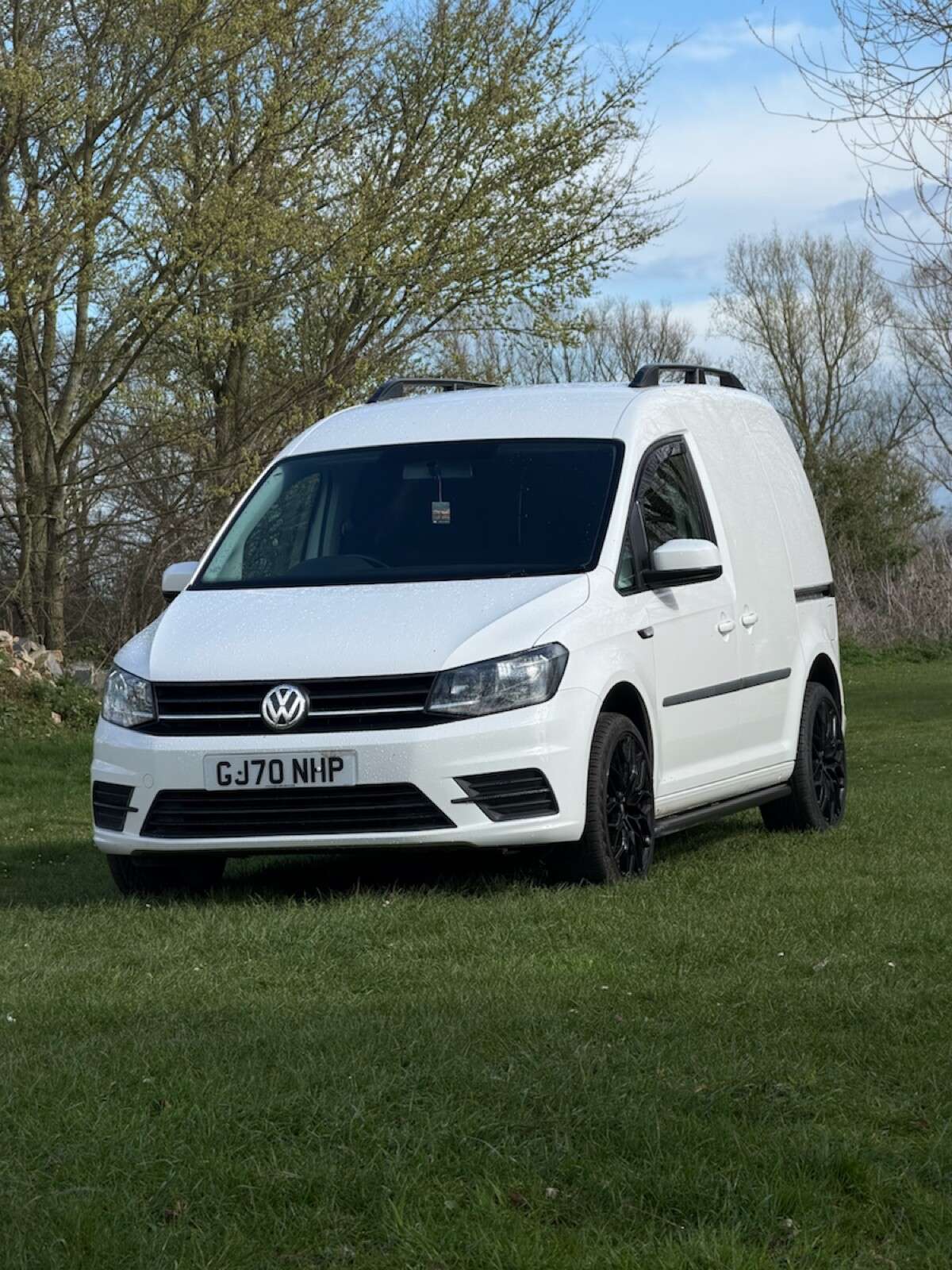 A 2020 VOLKSWAGEN CADDY 2.0 TDI C20 Trendline Panel Van 5dr Diesel Manual SWB Euro 6 (s/s) (102 ps) A 2020 VOLKSWAGEN CADDY 2.0 TDI C20 Trendline Panel Van 5dr Diesel Manual SWB Euro 6 (s/s) (102 ps)