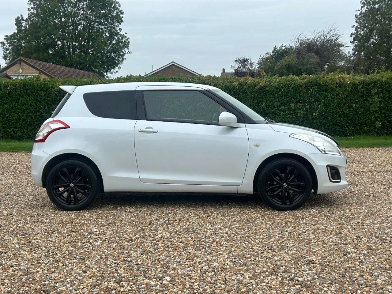 2017 SUZUKI SWIFT 2017 SUZUKI SWIFT