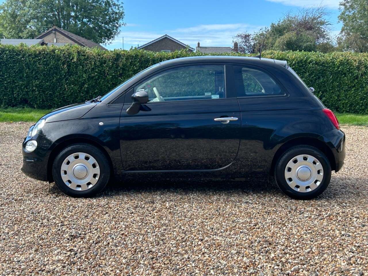 A 2021 FIAT 500 1.0 MHEV Pop Hatchback 3dr Petrol Manual Euro 6 (s/s) (70 bhp) will come wi A 2021 FIAT 500 1.0 MHEV Pop Hatchback 3dr Petrol Manual Euro 6 (s/s) (70 bhp) will come wi