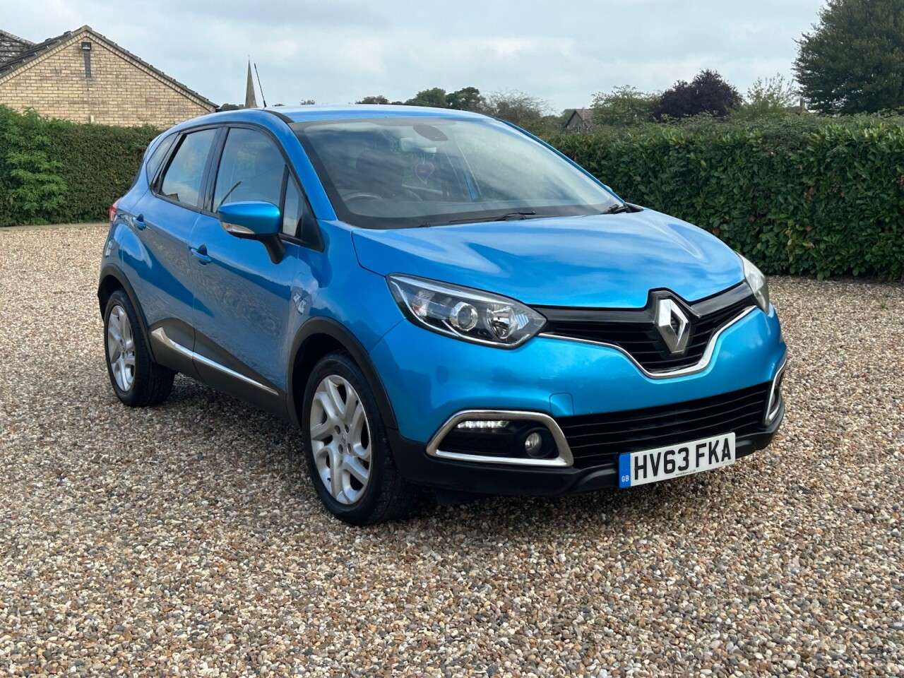 A 2013 RENAULT CAPTUR 0.9 TCe ENERGY Dynamique MediaNav SUV 5dr Petrol Manual Euro 5 (s/s) (90 ps A 2013 RENAULT CAPTUR 0.9 TCe ENERGY Dynamique MediaNav SUV 5dr Petrol Manual Euro 5 (s/s) (90 ps