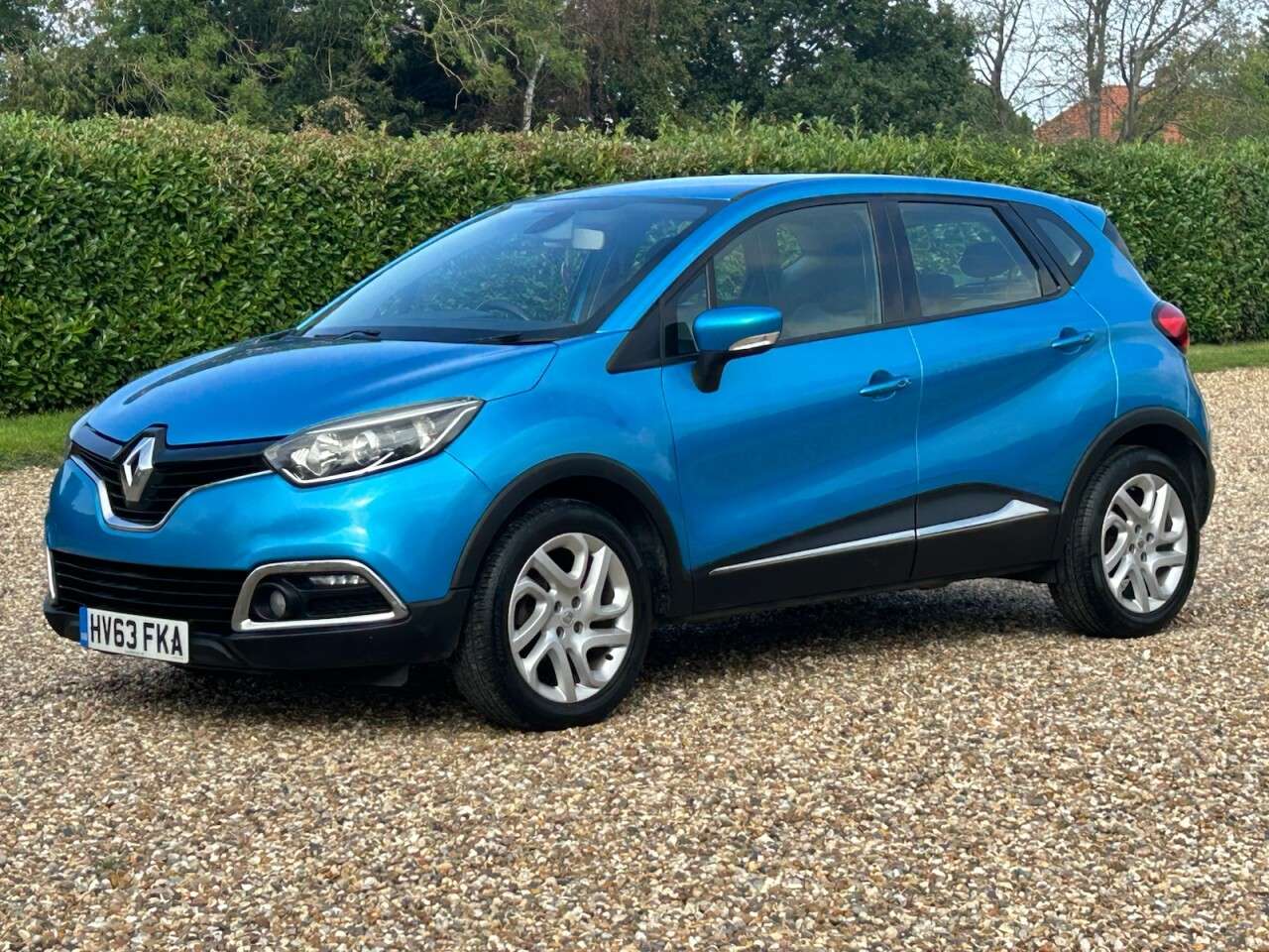 A 2013 RENAULT CAPTUR 0.9 TCe ENERGY Dynamique MediaNav SUV 5dr Petrol Manual Euro 5 (s/s) (90 ps A 2013 RENAULT CAPTUR 0.9 TCe ENERGY Dynamique MediaNav SUV 5dr Petrol Manual Euro 5 (s/s) (90 ps