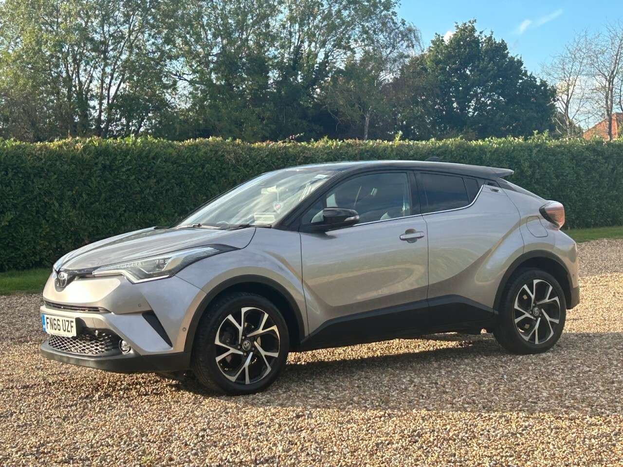 A 2017 TOYOTA C-HR 1.2 VVT-i Dynamic SUV 5dr Petrol Manual Euro 6 (s/s) (115 ps) mot until jun A 2017 TOYOTA C-HR 1.2 VVT-i Dynamic SUV 5dr Petrol Manual Euro 6 (s/s) (115 ps) mot until jun