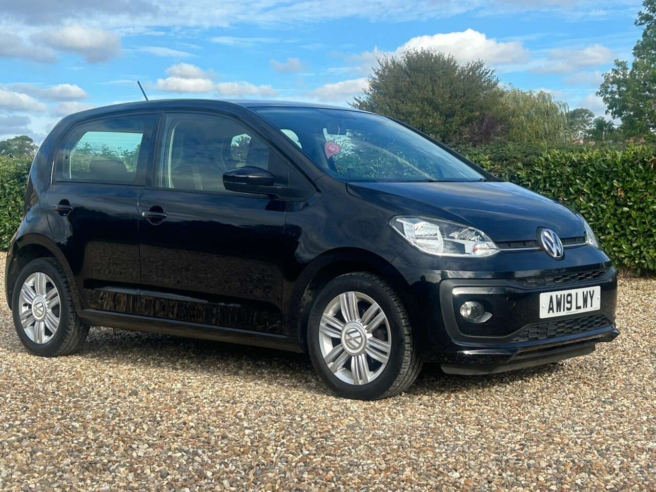 A 2019 VOLKSWAGEN UP! 1.0 High up! Hatchback 5dr Petrol Manual Euro 6 (s/s) (75 ps) mot july 2027 A 2019 VOLKSWAGEN UP! 1.0 High up! Hatchback 5dr Petrol Manual Euro 6 (s/s) (75 ps) mot july 2027