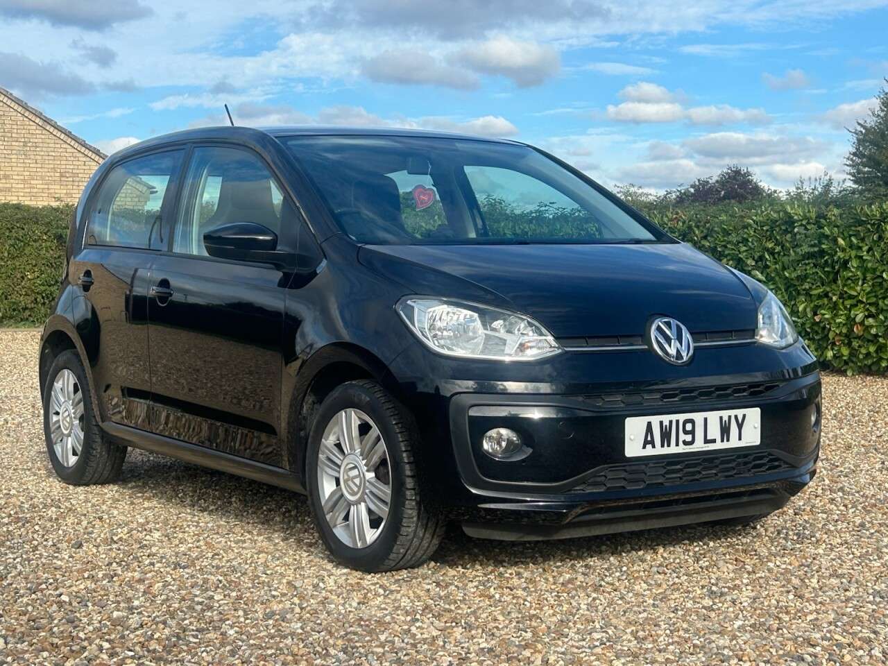 A 2019 VOLKSWAGEN UP! 1.0 High up! Hatchback 5dr Petrol Manual Euro 6 (s/s) (75 ps) mot july 2027 A 2019 VOLKSWAGEN UP! 1.0 High up! Hatchback 5dr Petrol Manual Euro 6 (s/s) (75 ps) mot july 2027