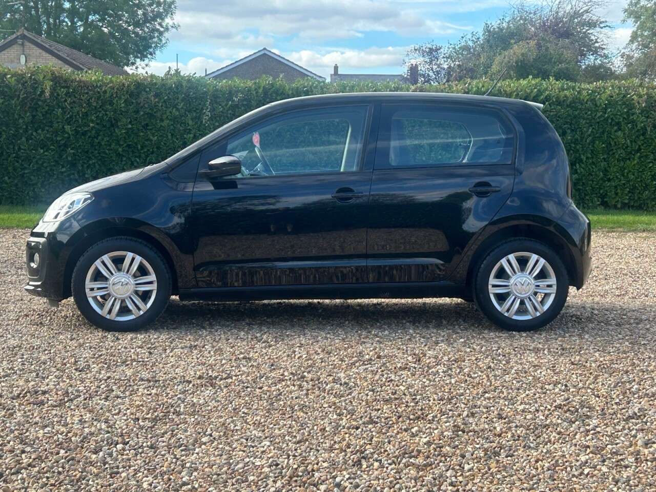 2019 VOLKSWAGEN UP! 2019 VOLKSWAGEN UP!