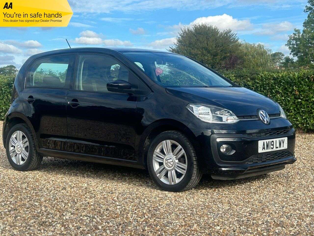 A 2019 VOLKSWAGEN UP! 1.0 High up! Hatchback 5dr Petrol Manual Euro 6 (s/s) (75 ps) mot july 2027 A 2019 VOLKSWAGEN UP! 1.0 High up! Hatchback 5dr Petrol Manual Euro 6 (s/s) (75 ps) mot july 2027