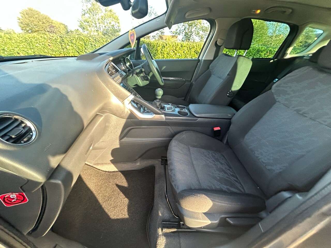 2011 PEUGEOT 3008 2011 PEUGEOT 3008