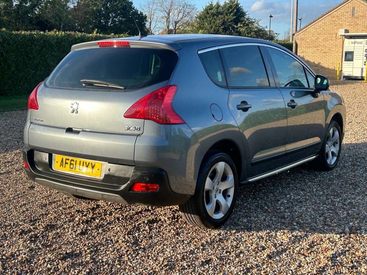 2011 PEUGEOT 3008 2011 PEUGEOT 3008