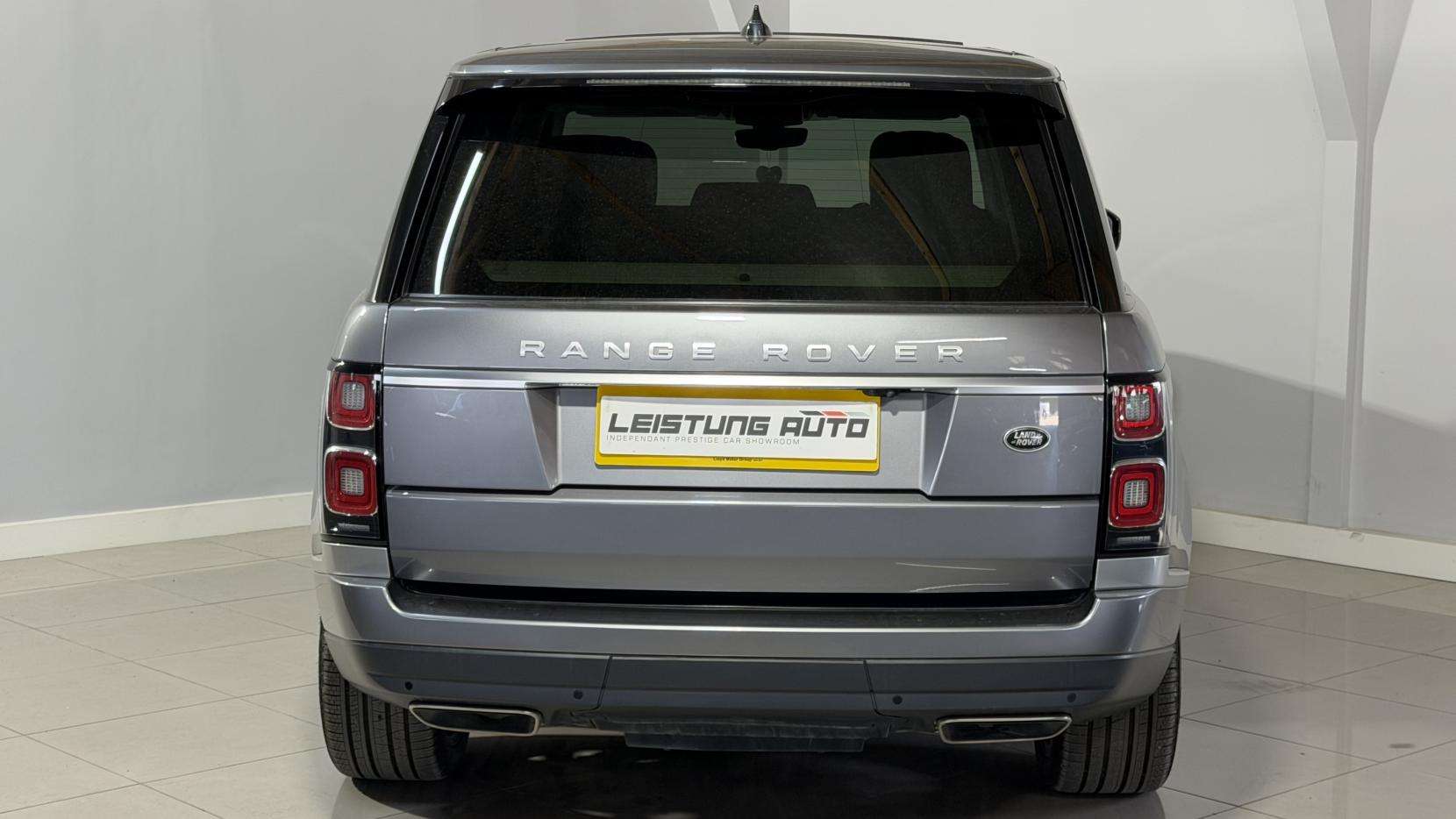 A 2021 LAND ROVER RANGE ROVER 3.0 D300 MHEV Westminster SUV 5dr Diesel Auto 4WD Euro 6 (s/s) (300 ps) A 2021 LAND ROVER RANGE ROVER 3.0 D300 MHEV Westminster SUV 5dr Diesel Auto 4WD Euro 6 (s/s) (300 ps)