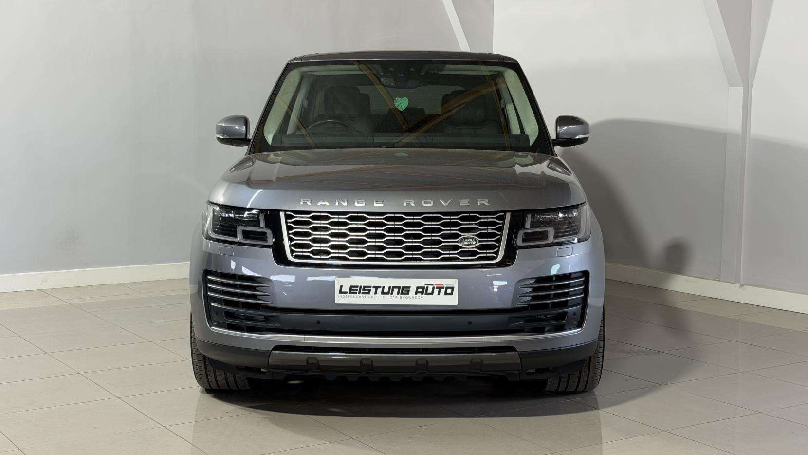 A 2021 LAND ROVER RANGE ROVER 3.0 D300 MHEV Westminster SUV 5dr Diesel Auto 4WD Euro 6 (s/s) (300 ps) A 2021 LAND ROVER RANGE ROVER 3.0 D300 MHEV Westminster SUV 5dr Diesel Auto 4WD Euro 6 (s/s) (300 ps)