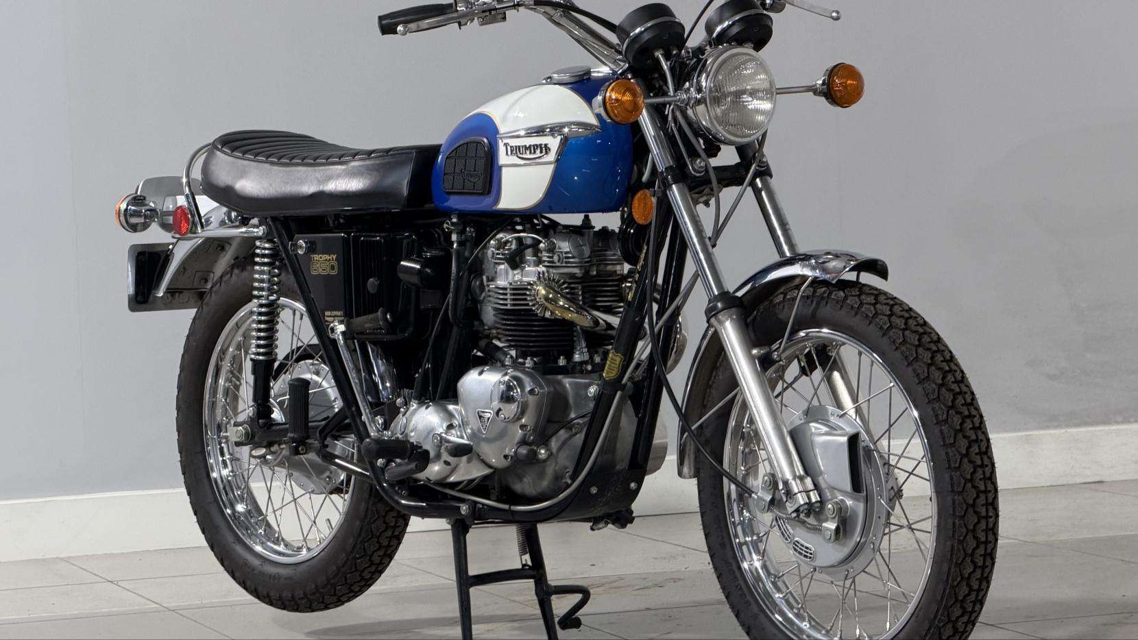 2016 TRIUMPH TROPHY TR6C 2016 TRIUMPH TROPHY TR6C