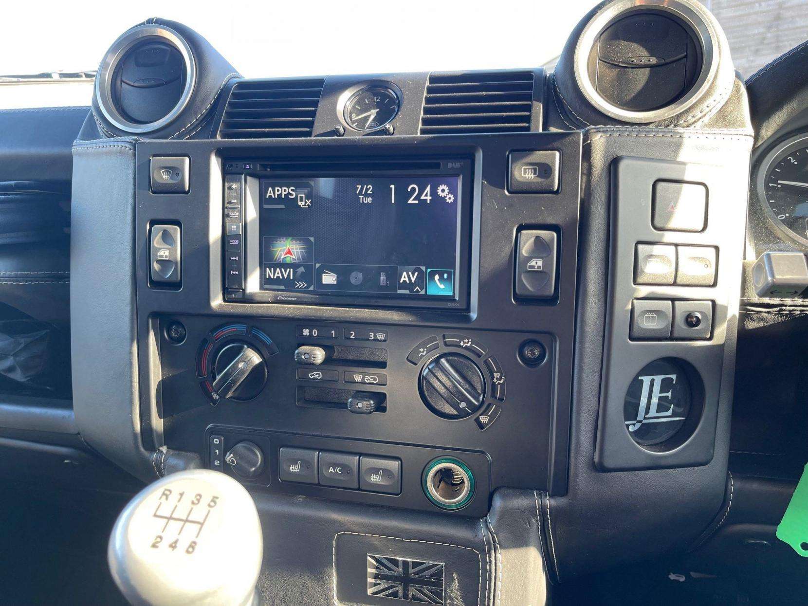 2009 LAND ROVER DEFENDER 2009 LAND ROVER DEFENDER