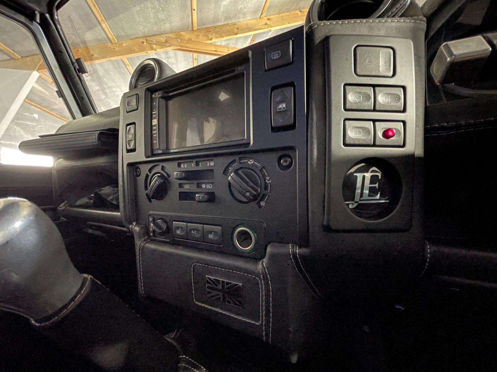 2009 LAND ROVER DEFENDER 2009 LAND ROVER DEFENDER