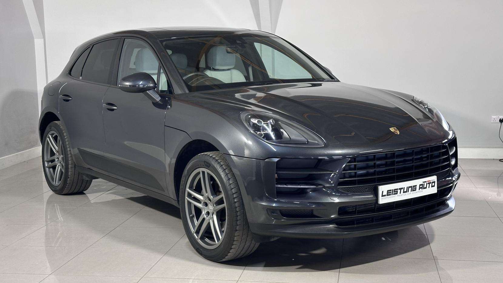 A 2020 PORSCHE MACAN 2.0T SUV 5dr Petrol PDK 4WD Euro 6 (s/s) (245 ps) A 2020 PORSCHE MACAN 2.0T SUV 5dr Petrol PDK 4WD Euro 6 (s/s) (245 ps)