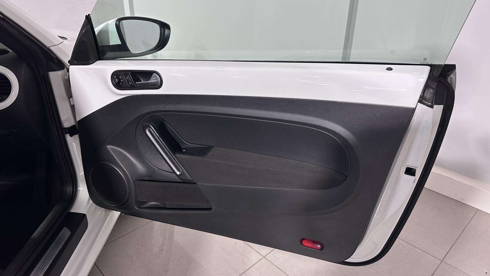 2015 VOLKSWAGEN BEETLE 2015 VOLKSWAGEN BEETLE