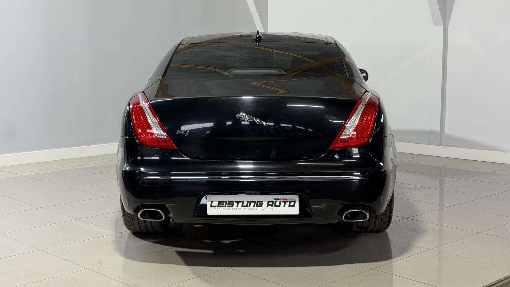 A 2015 JAGUAR XJ 3.0d V6 Portfolio Saloon 4dr Diesel Auto Euro 5 (s/s) (275 ps) A 2015 JAGUAR XJ 3.0d V6 Portfolio Saloon 4dr Diesel Auto Euro 5 (s/s) (275 ps)