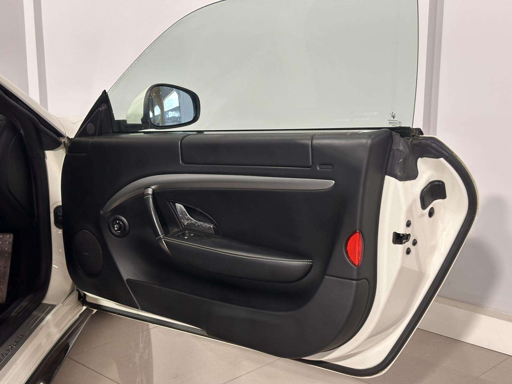 2012 MASERATI GRANTURISMO 2012 MASERATI GRANTURISMO