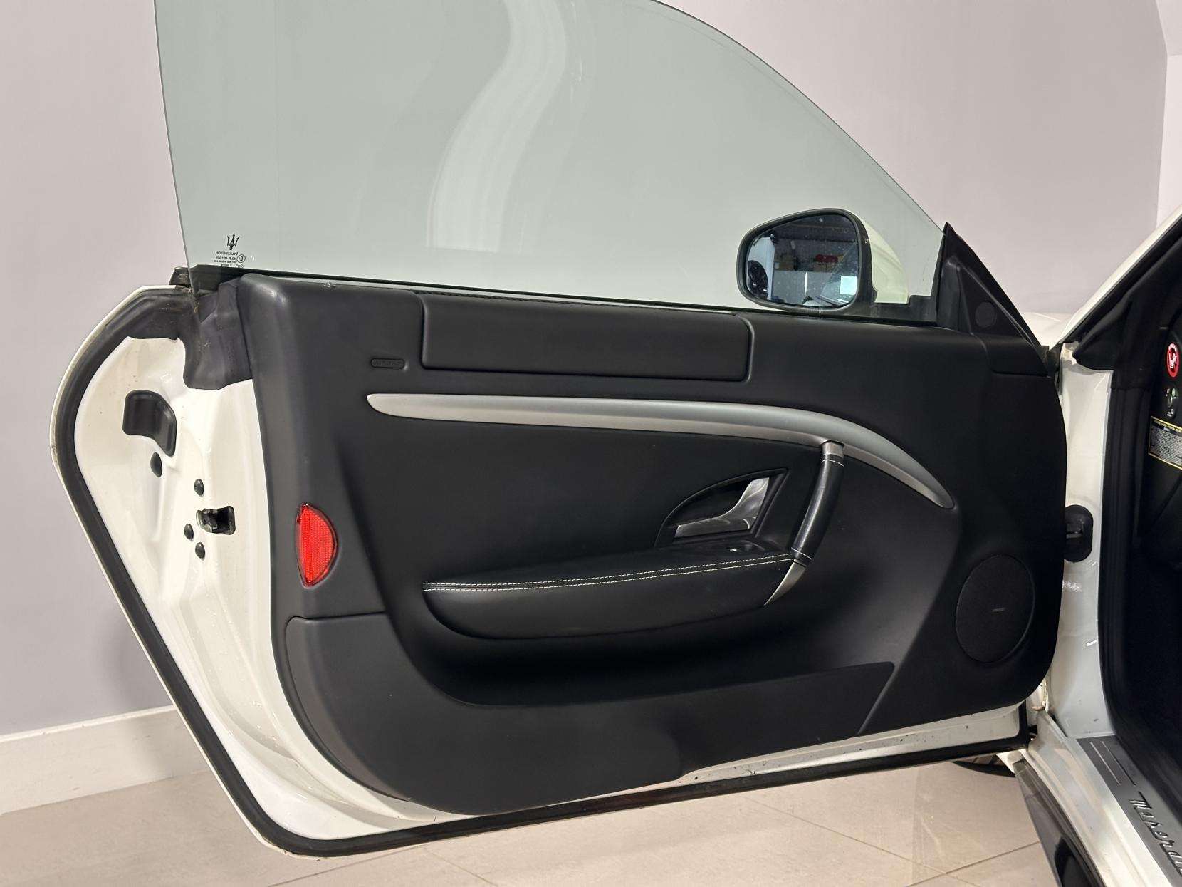 2012 MASERATI GRANTURISMO 2012 MASERATI GRANTURISMO