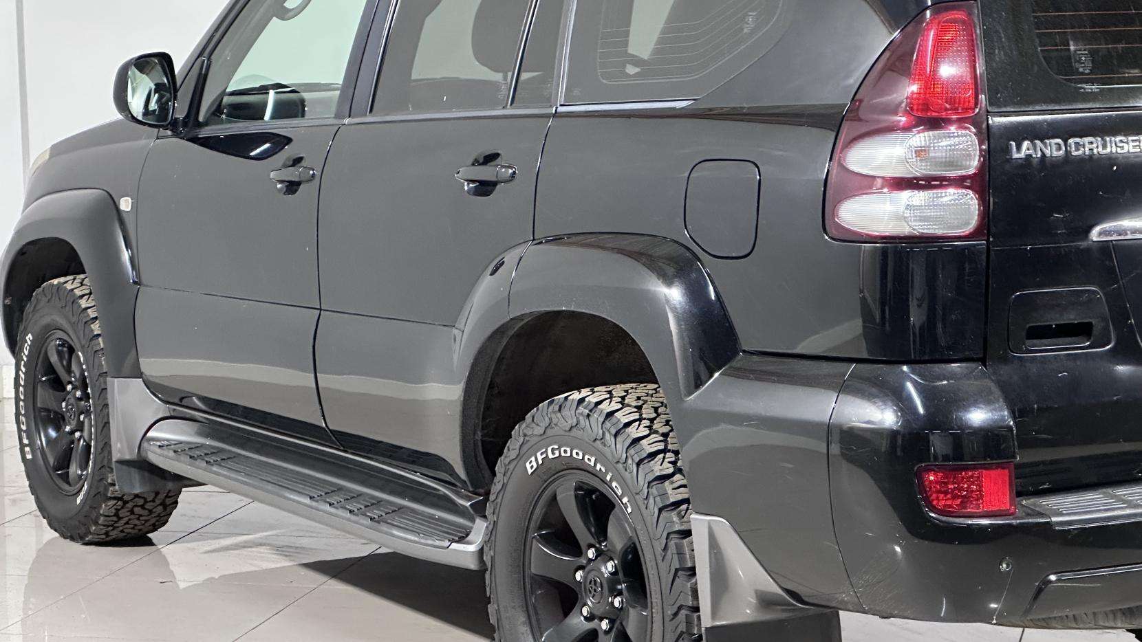 A 2007 TOYOTA LAND CRUISER VVT-I V6 LC4 A 2007 TOYOTA LAND CRUISER VVT-I V6 LC4