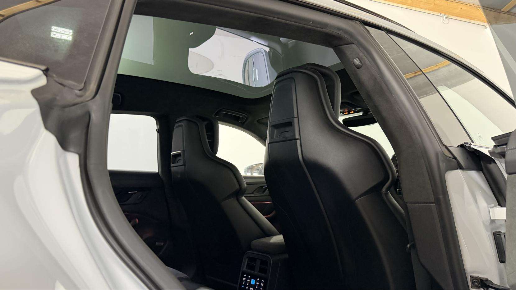 2022 PORSCHE TAYCAN 2022 PORSCHE TAYCAN