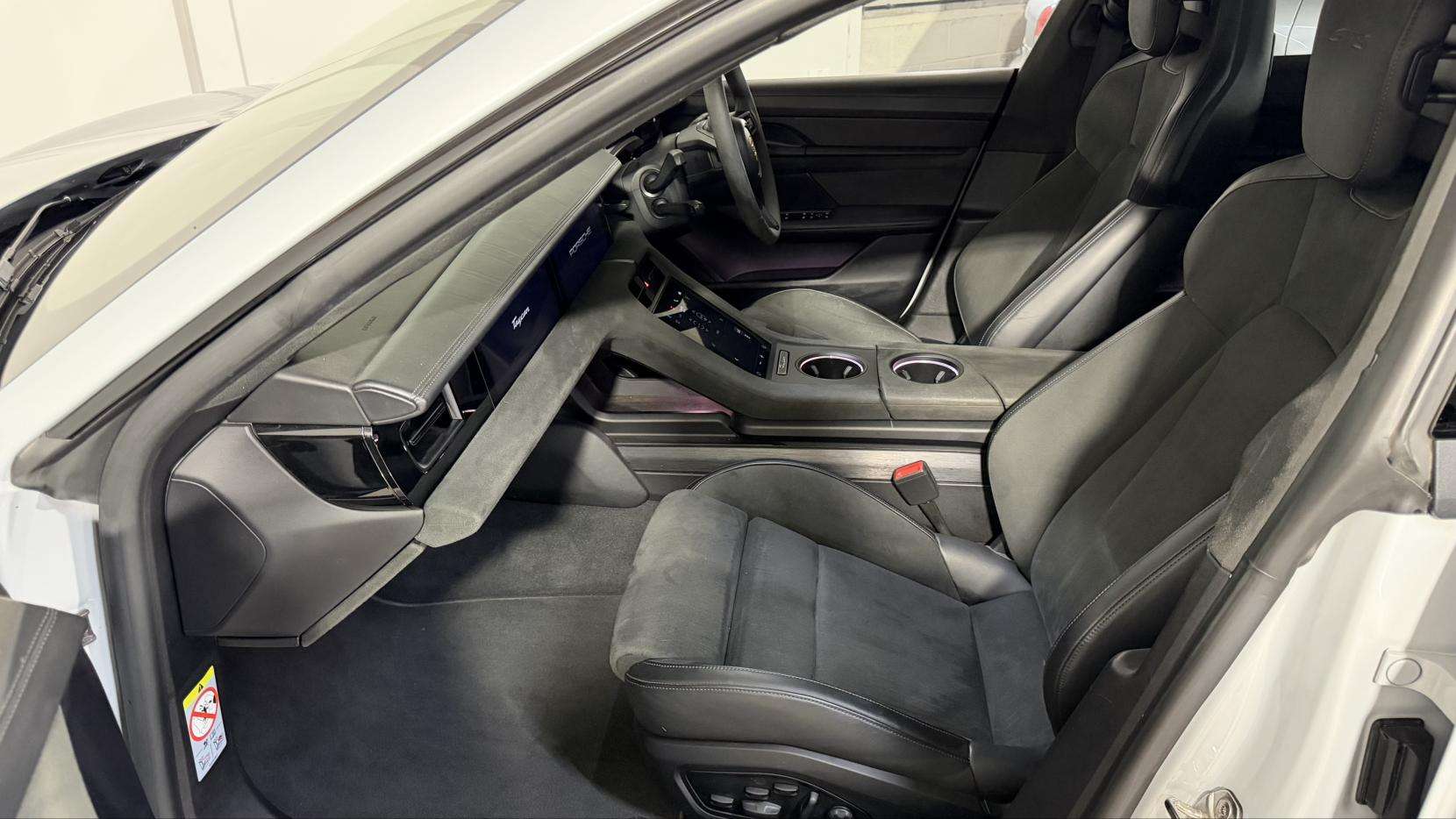 2022 PORSCHE TAYCAN 2022 PORSCHE TAYCAN