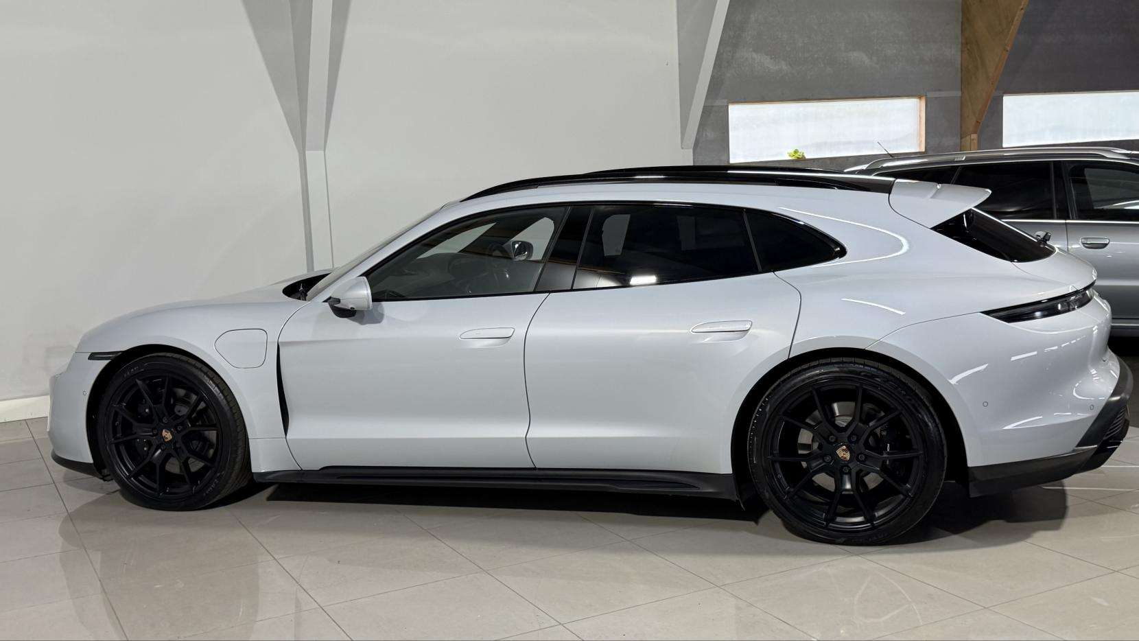 2022 PORSCHE TAYCAN 2022 PORSCHE TAYCAN