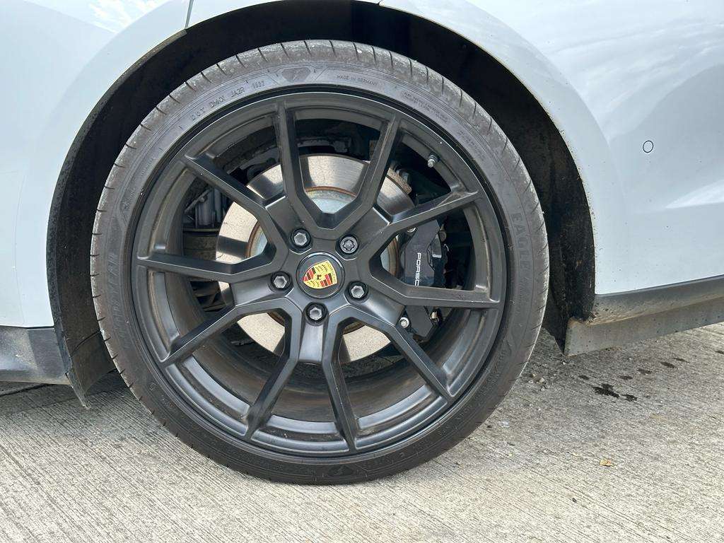2022 PORSCHE TAYCAN 2022 PORSCHE TAYCAN