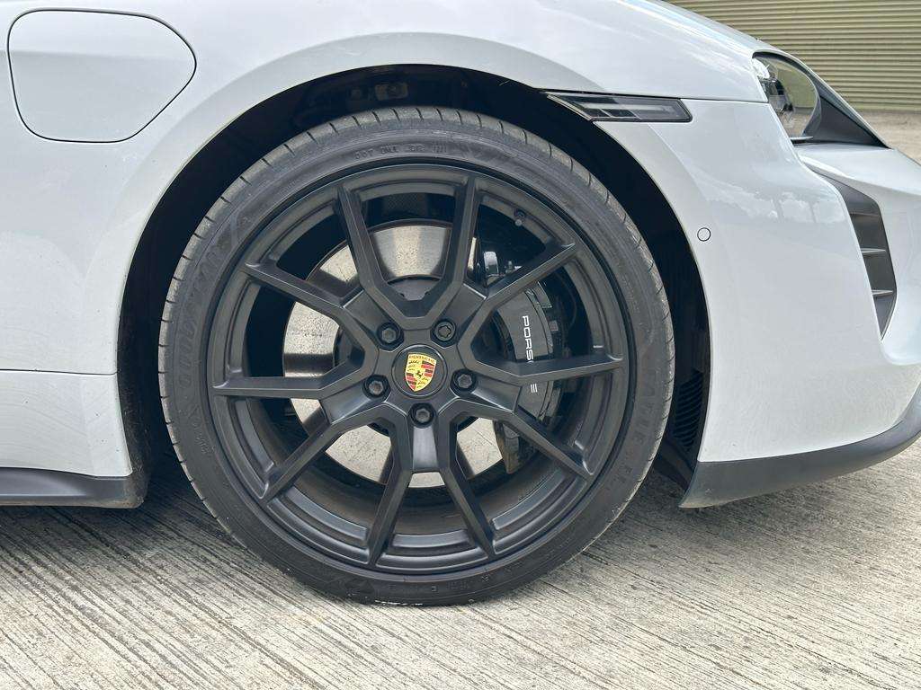 2022 PORSCHE TAYCAN 2022 PORSCHE TAYCAN