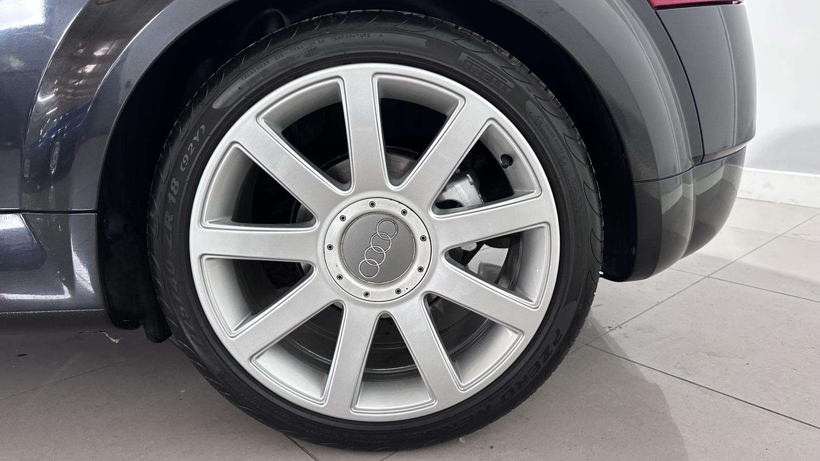 2004 AUDI TT 2004 AUDI TT