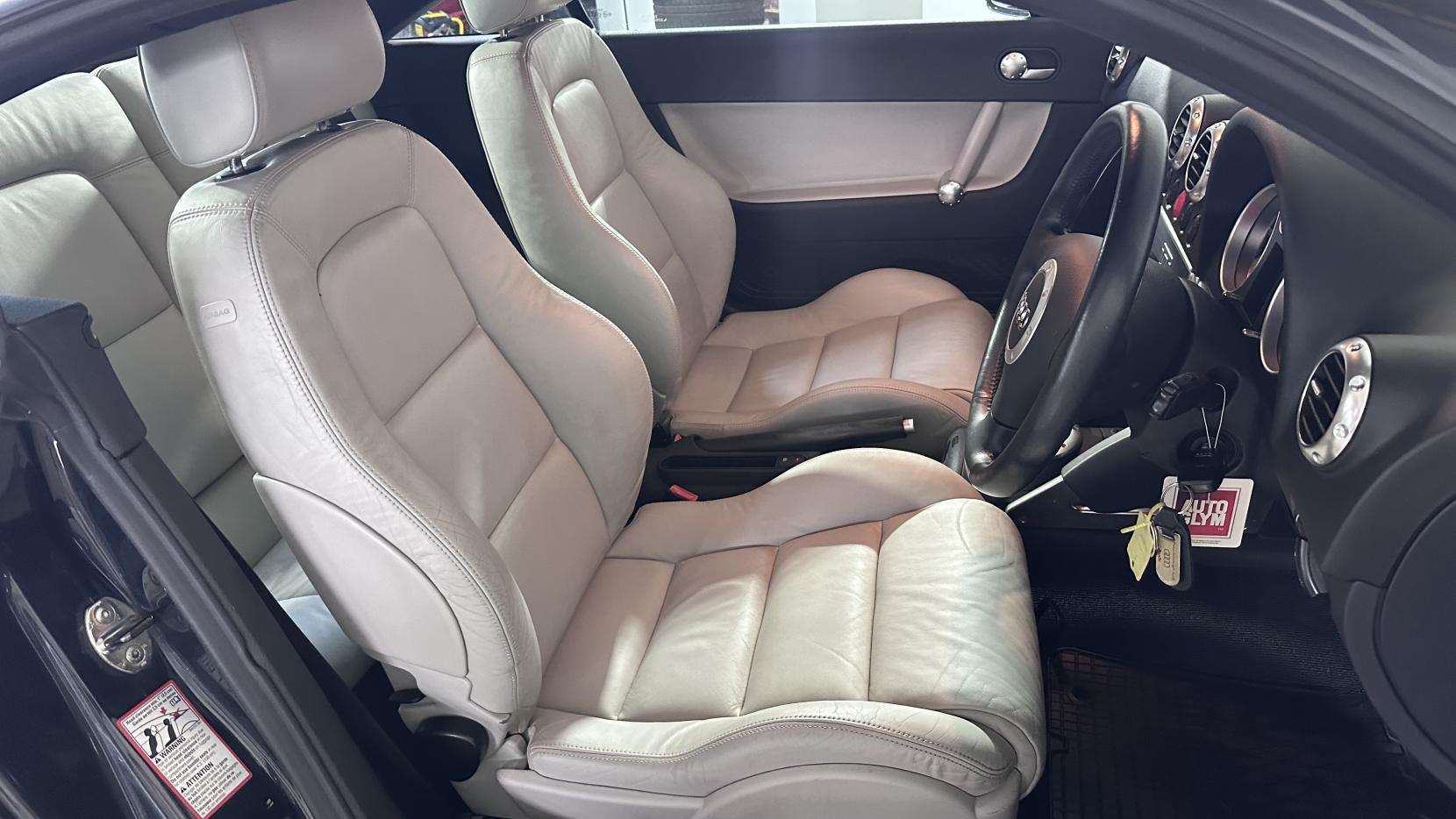 2004 AUDI TT 2004 AUDI TT