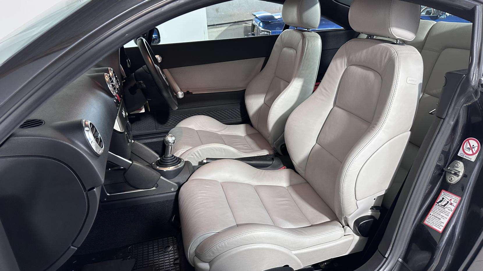 2004 AUDI TT 2004 AUDI TT