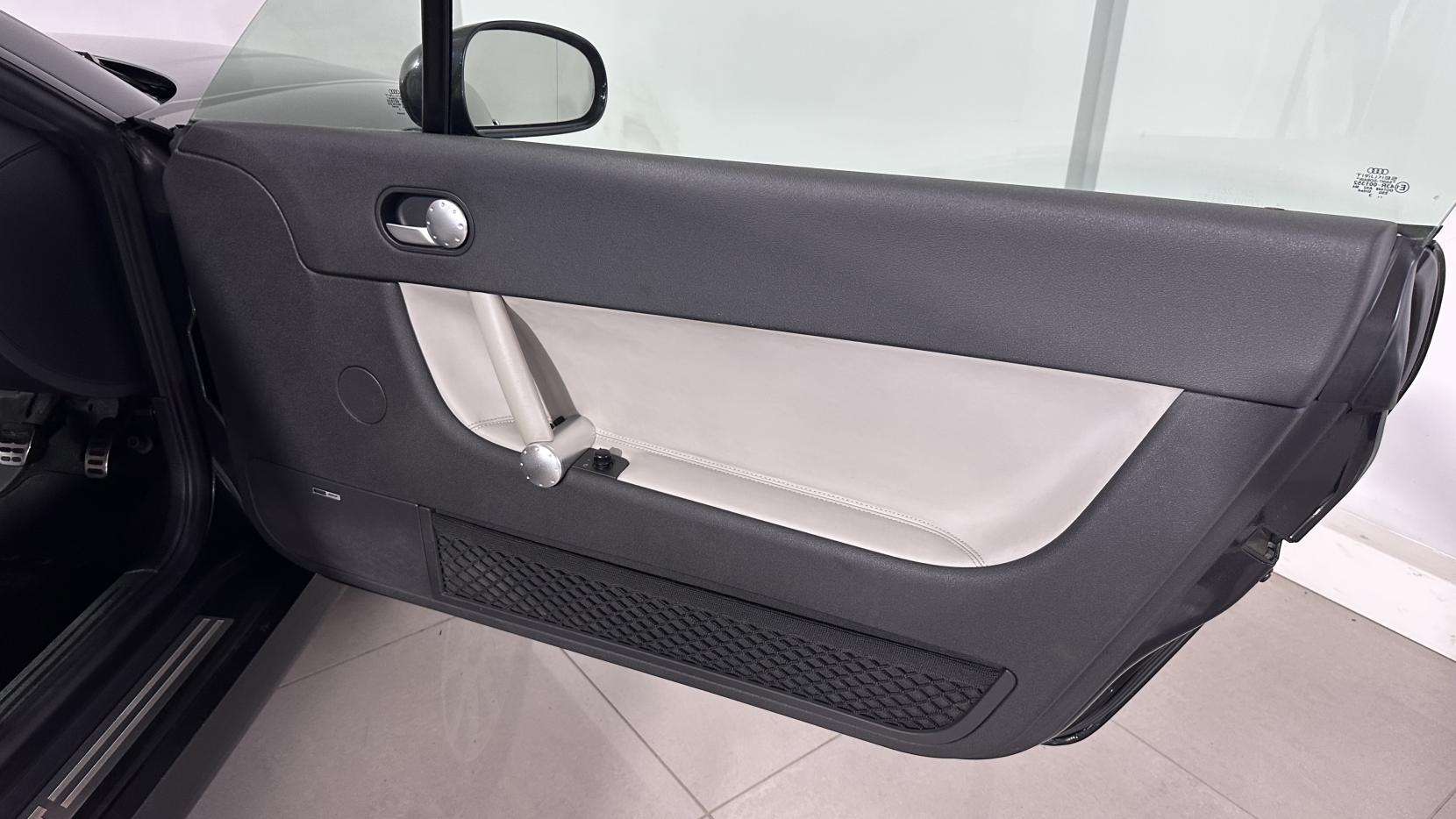 2004 AUDI TT 2004 AUDI TT