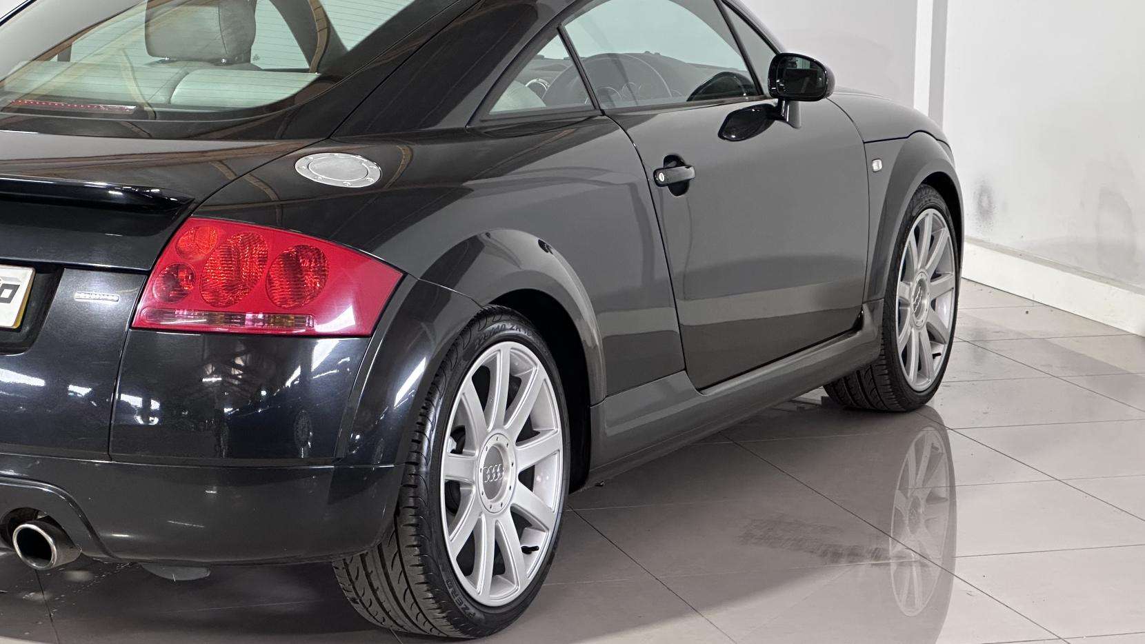 2004 AUDI TT 2004 AUDI TT