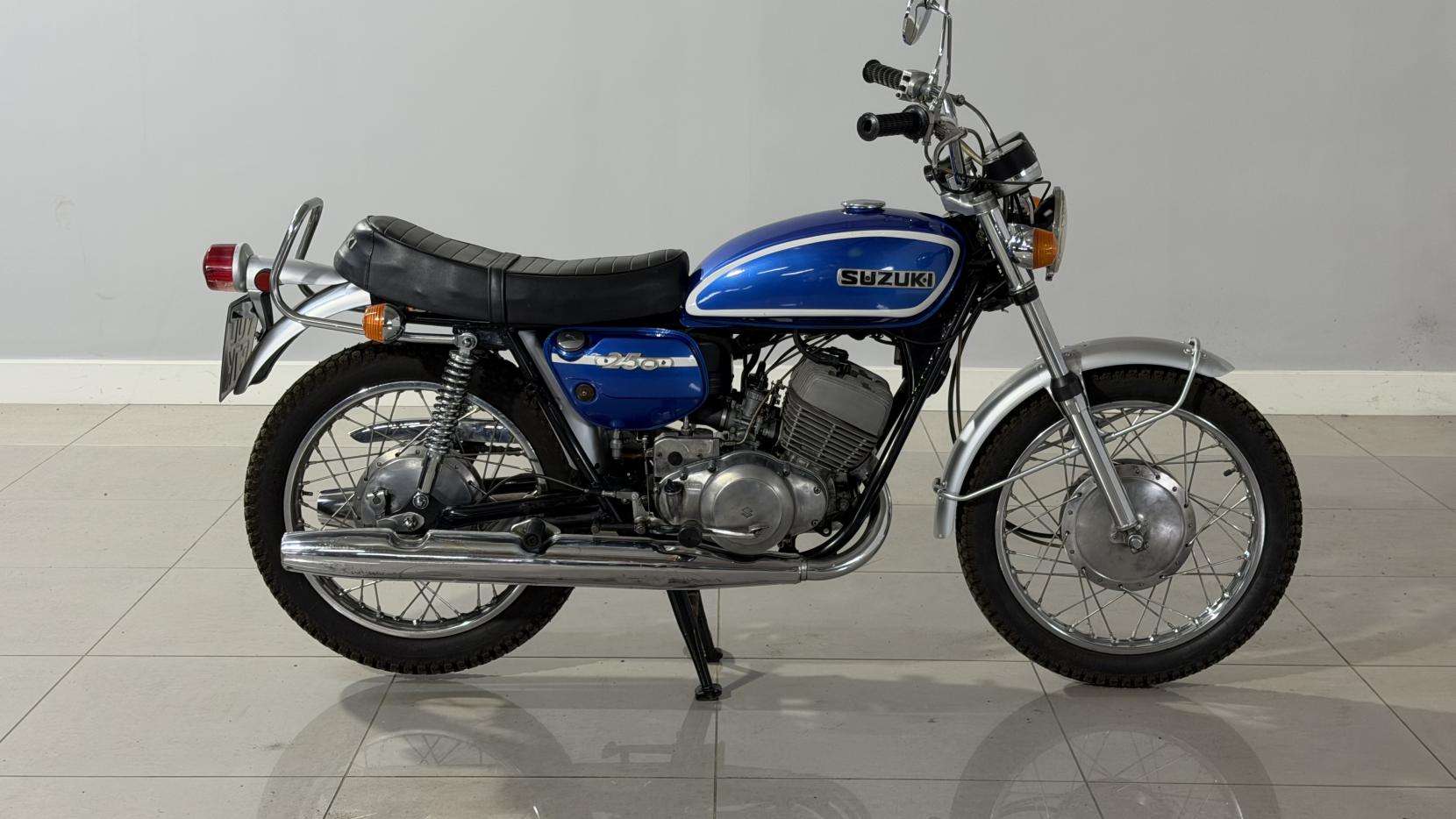 A 1971 SUZUKI T250 Other A 1971 SUZUKI T250 Other