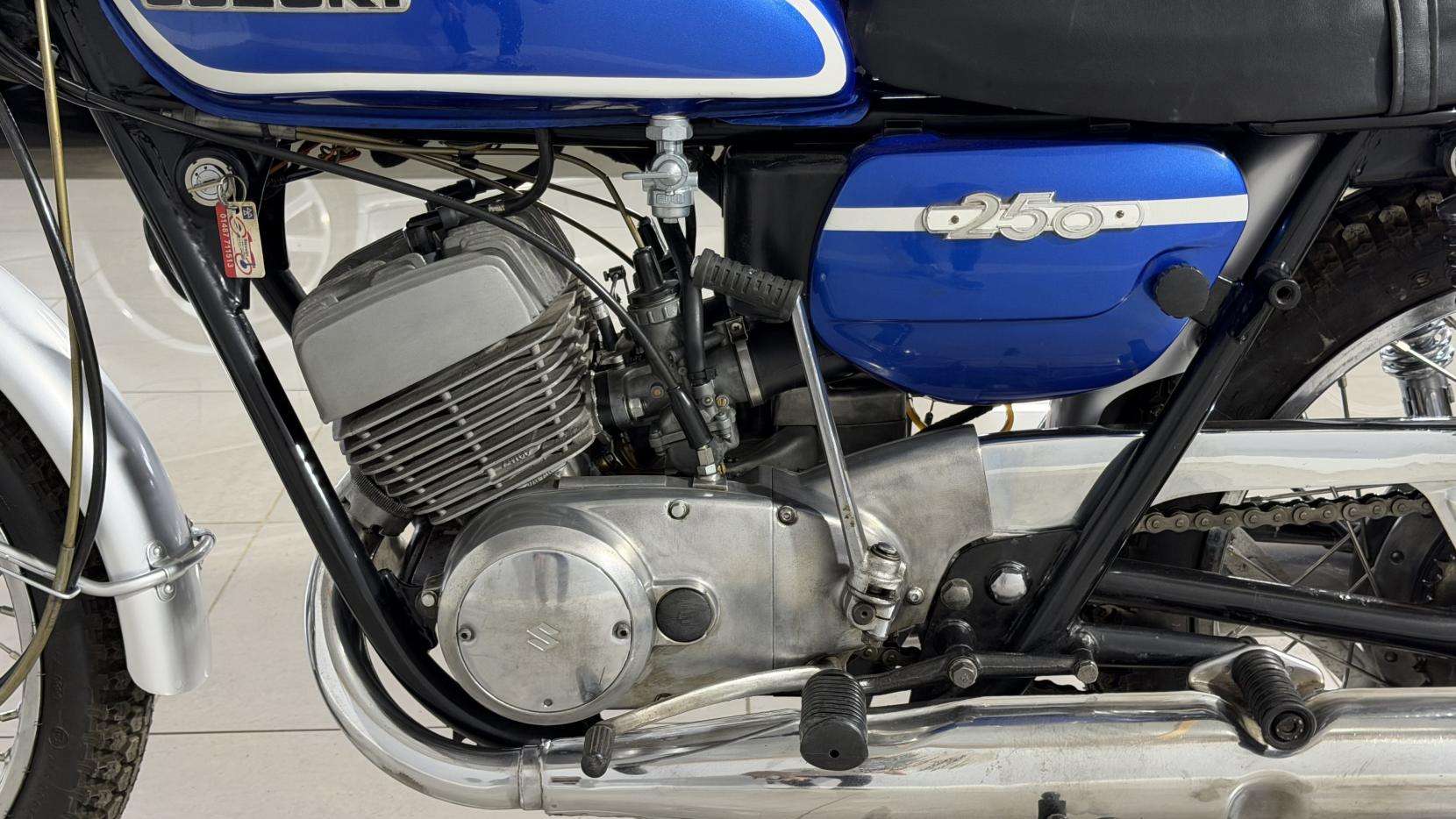 1971 SUZUKI T250 1971 SUZUKI T250