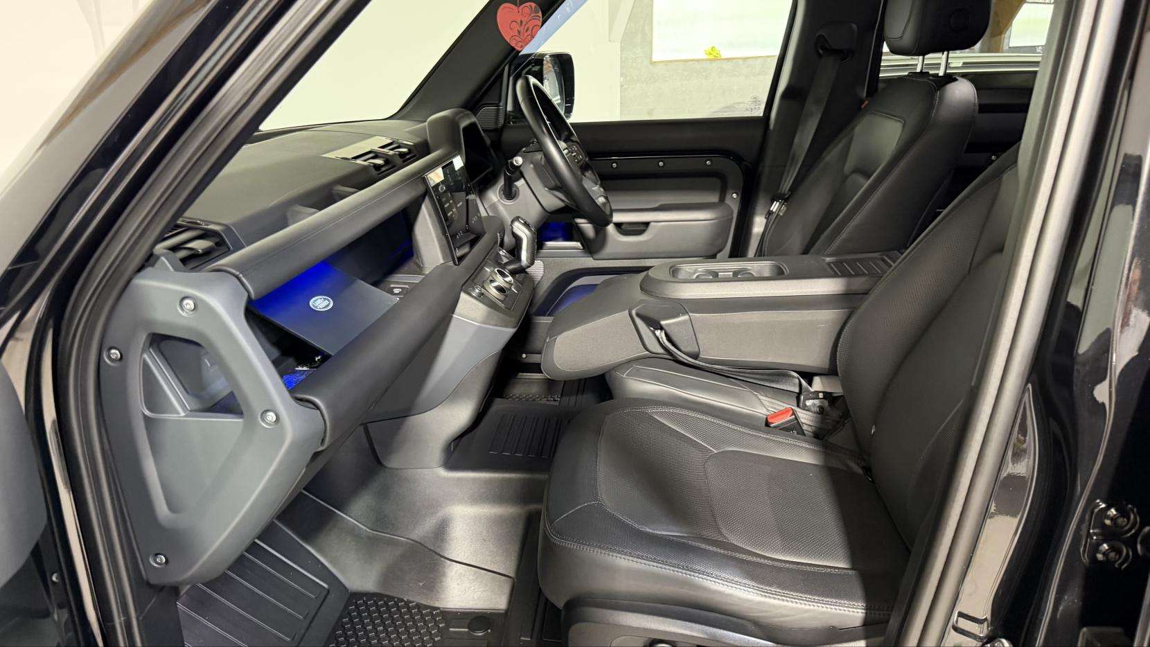 2024 LAND ROVER DEFENDER 110 2024 LAND ROVER DEFENDER 110